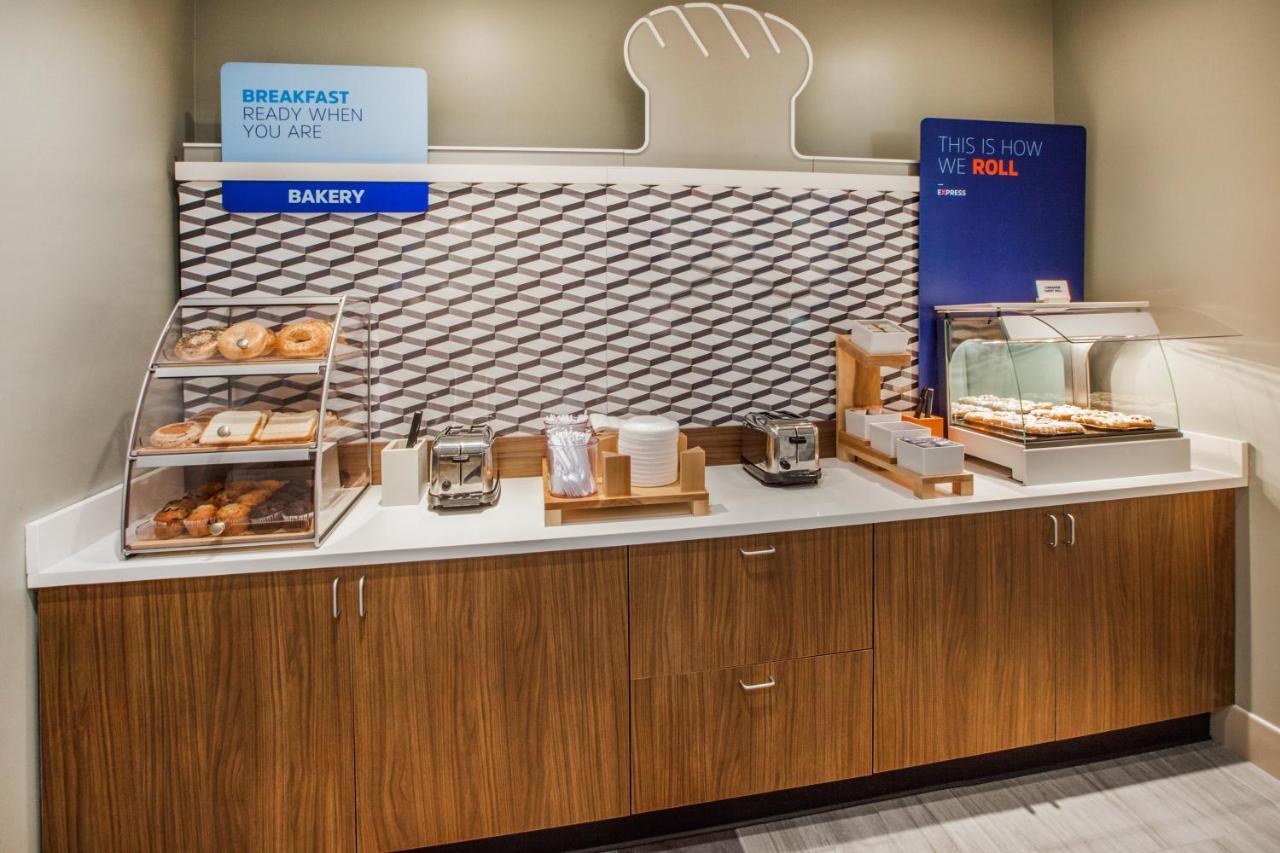 Holiday Inn Express & Suites - Milan - Sandusky Area By Ihg Екстер'єр фото