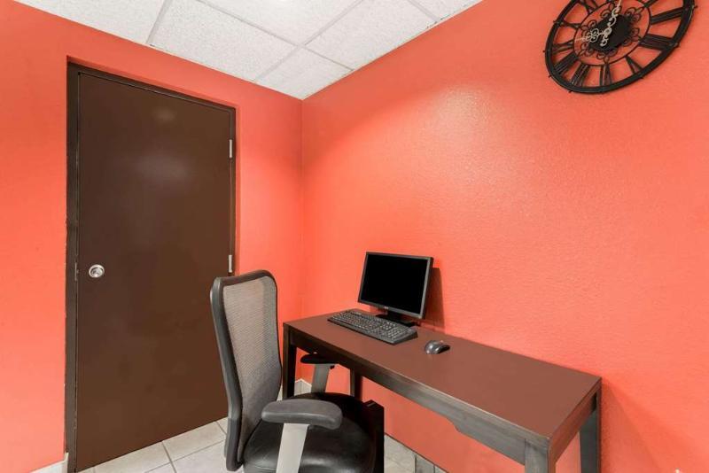 Holiday Inn Express & Suites - Milan - Sandusky Area By Ihg Екстер'єр фото