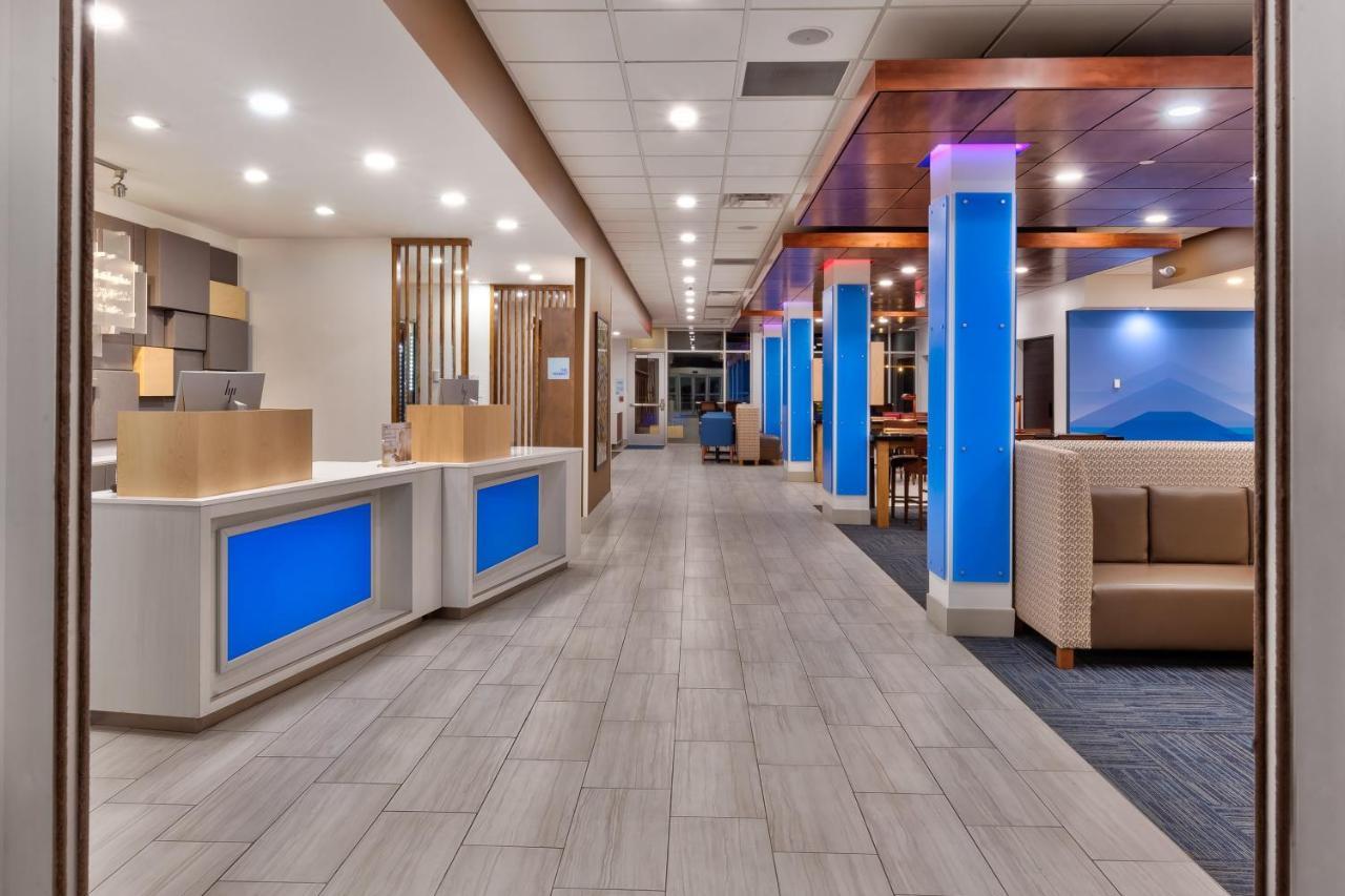 Holiday Inn Express & Suites - Milan - Sandusky Area By Ihg Екстер'єр фото