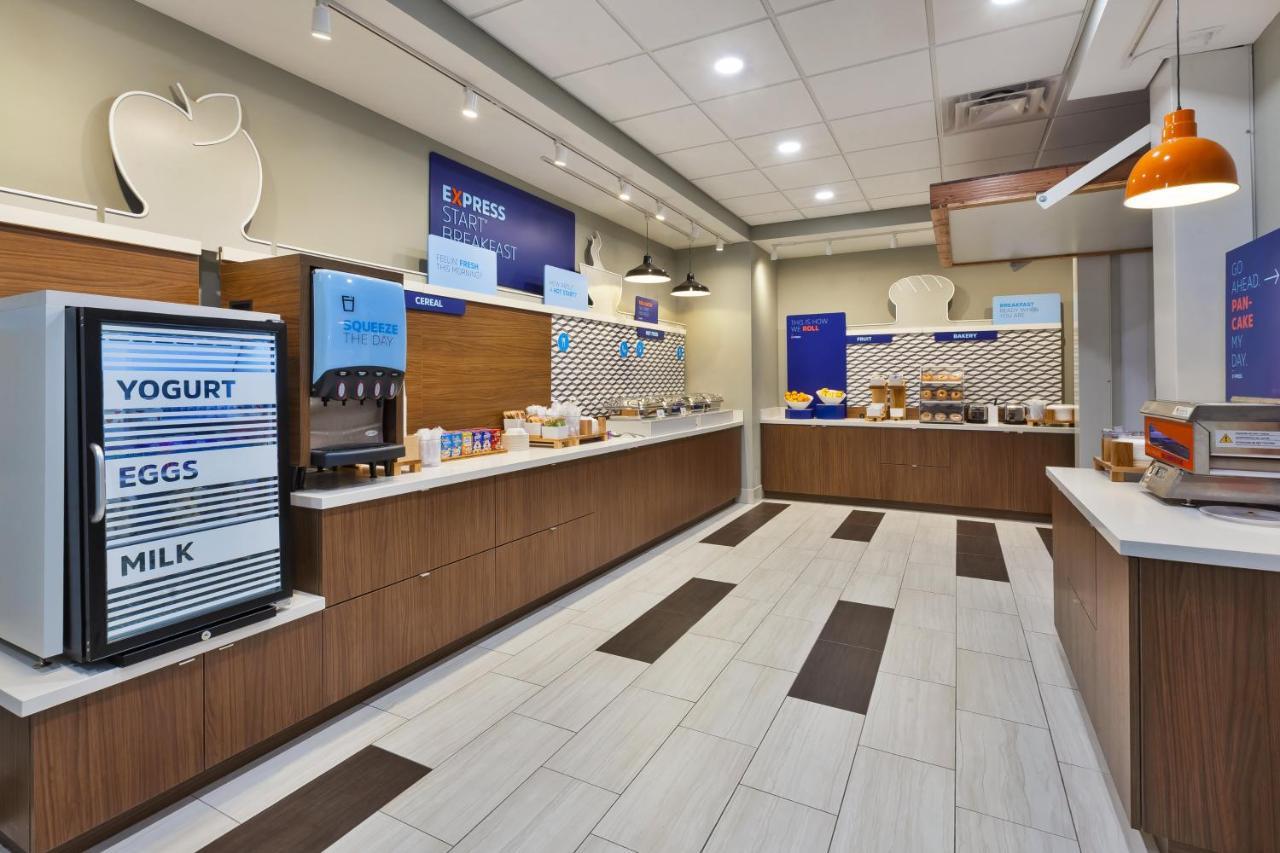 Holiday Inn Express & Suites - Milan - Sandusky Area By Ihg Екстер'єр фото