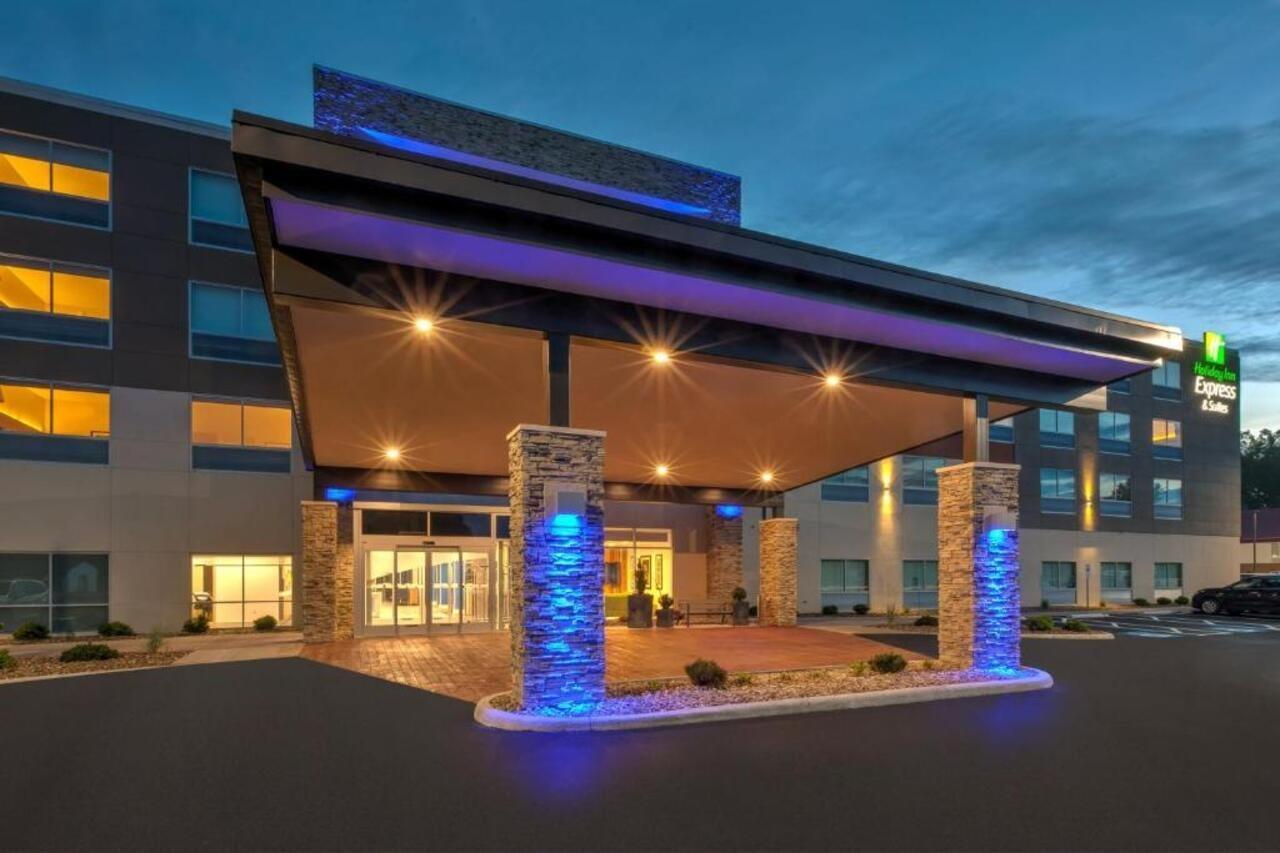 Holiday Inn Express & Suites - Milan - Sandusky Area By Ihg Екстер'єр фото